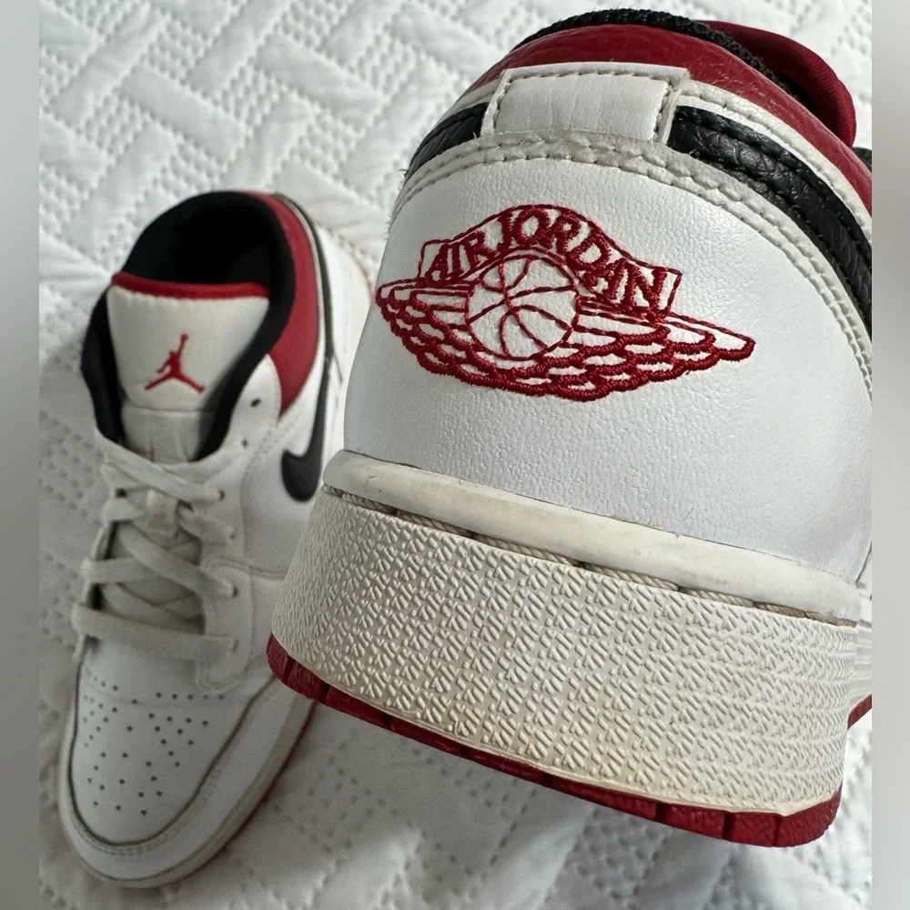 Nike Air Jordan 1 Low GS White Red Black Sneakers Big Boy Youth 7Y Woman 8.5 - Picture 13 of 15